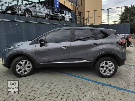 RENAULT CAPTUR 1.6 16V SCE FLEX LIFE X-TRONIC RENAULT CAPTUR 1.6 16V SCE FLEX LIFE X-TRONIC